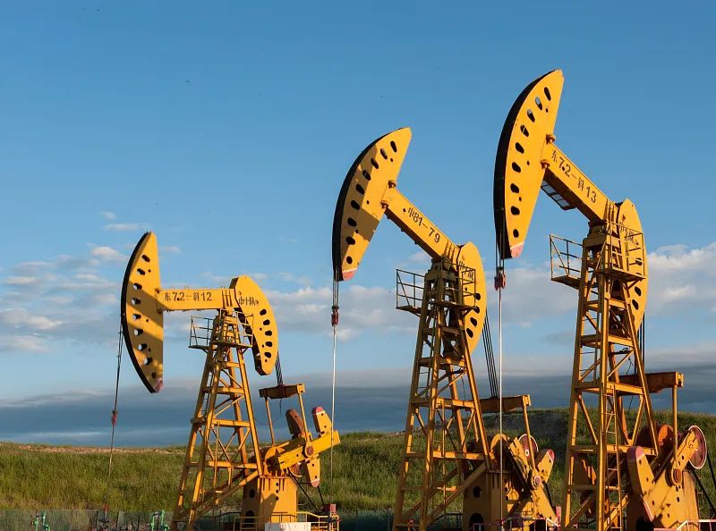 油价连跌4个季度后开盘企稳 市场聚焦沙特延续100万桶减产
