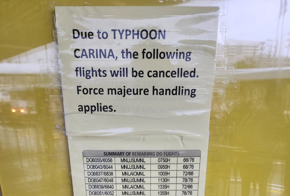 NAIA机场百架航班被取消