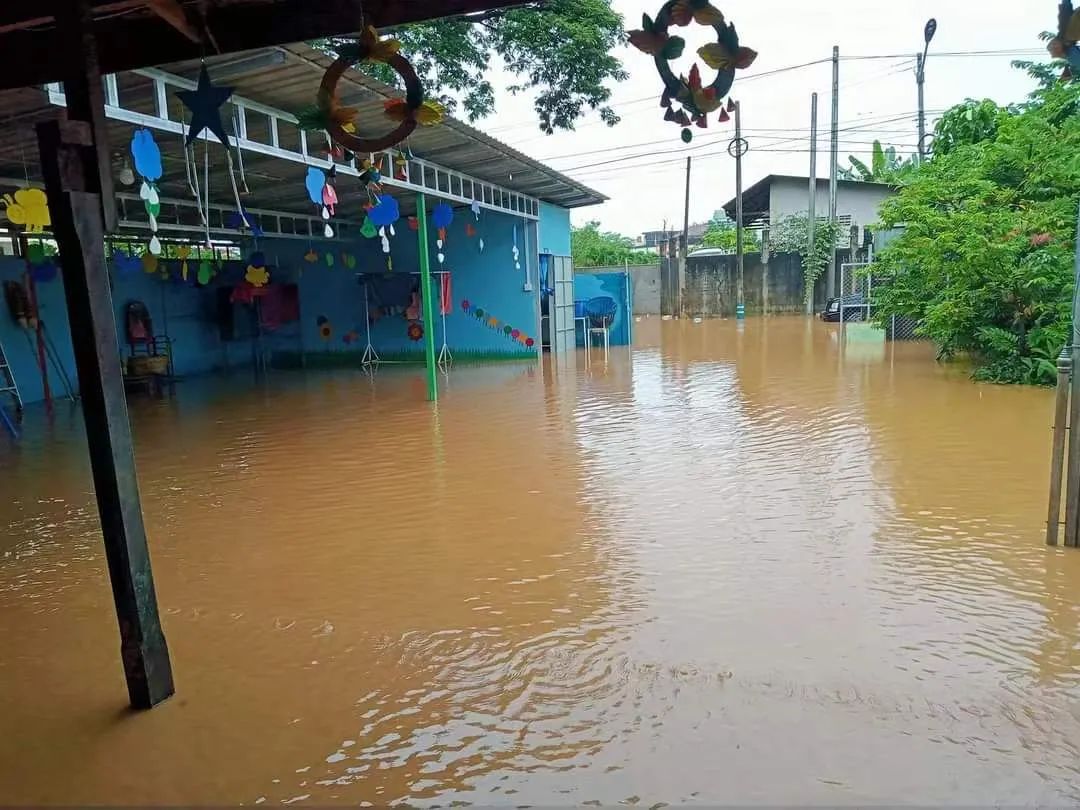 缅甸掸邦大其力市，今天的洪水比前几天更大