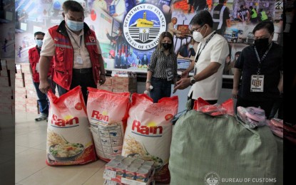 菲律宾海关局将查扣进口食品和鞋类捐赠至灾区