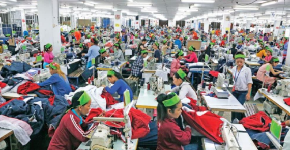 柬劳工部：疫情导致柬埔寨近700家工厂倒闭