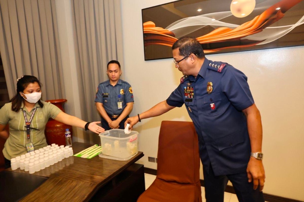菲国警对高级警官进行突袭毒检