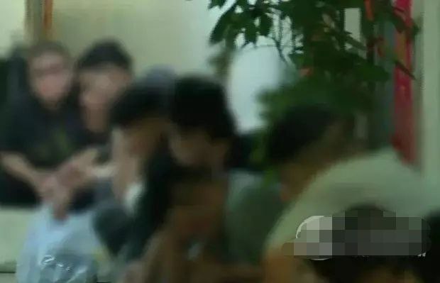 76名博彩园区中国员工被驱逐出境 4人企图跳楼逃跑